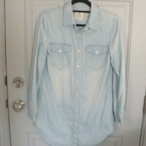 Ladies Distressed Chambray Button-Down Shirt Size XS by Volcom